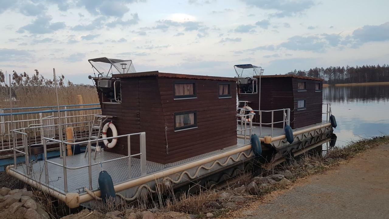 Hausboot Krakow Am See Forelle 1 Und 2 Екстериор снимка